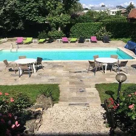 Kyriad En Bresse מלון 3*