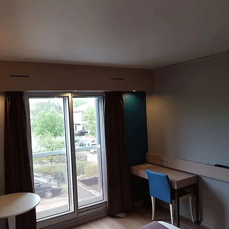 Kyriad En Bresse מלון 3*