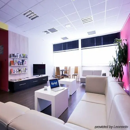 Kyriad En Bresse Hotel