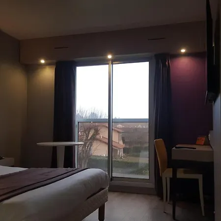 Hotel Kyriad En Bresse 3*