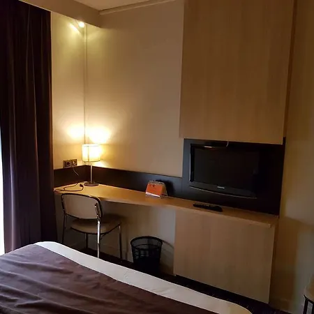 Szálloda Kyriad En Bresse