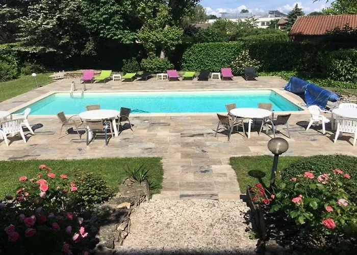 Kyriad En Bresse Otel 3*