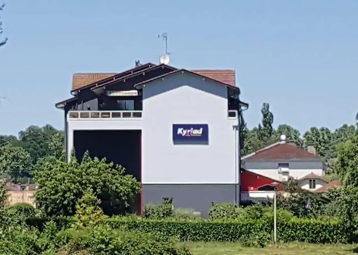 Otel Kyriad En Bresse