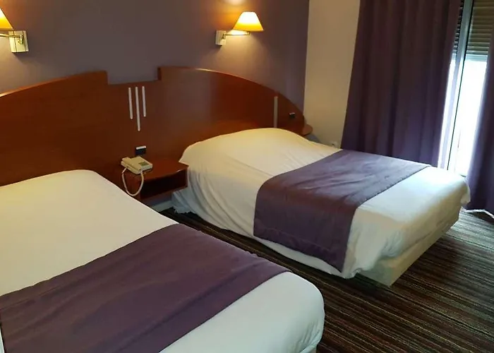 Otel Kyriad En Bresse 3*
