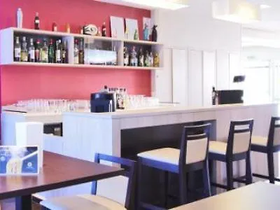 Otel Kyriad En Bresse