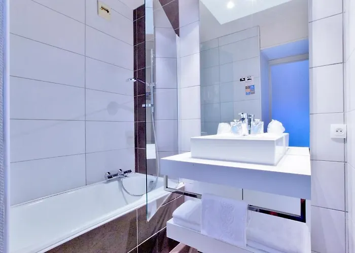 Kyriad En Bresse Otel 3*