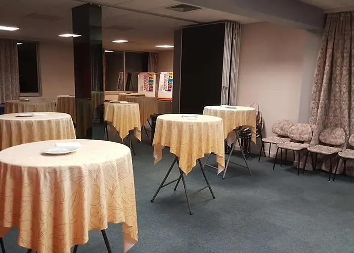 Kyriad En Bresse Otel