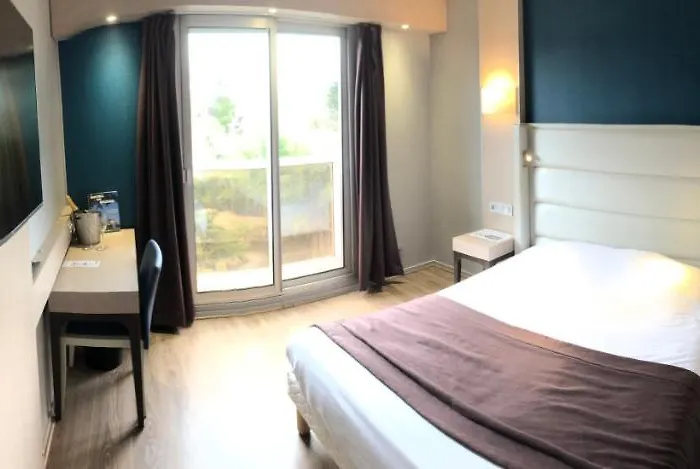 Otel Kyriad En Bresse 3*