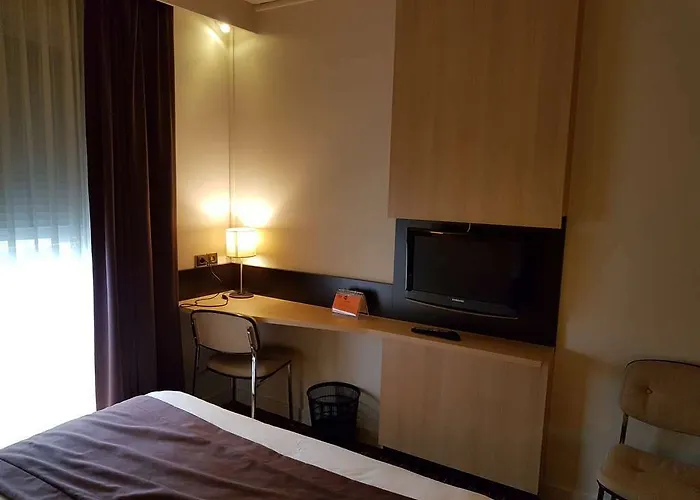 Otel Kyriad En Bresse