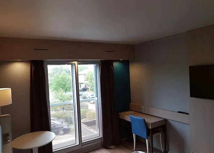 Kyriad En Bresse Otel 3*